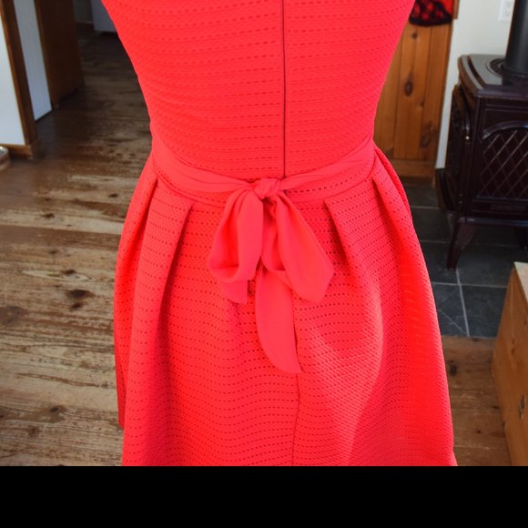 Super girly swirl dress (with POCKETS!) - Picture 2 of 8